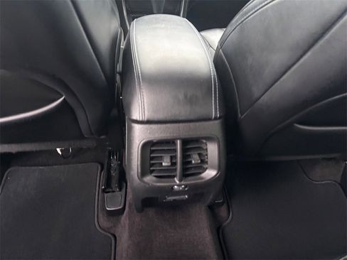 Used 2019 Jeep Cherokee Latitude Plus image 29