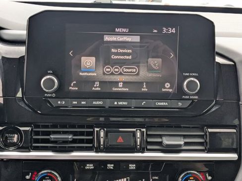 Used 2025 Nissan Pathfinder SV image 19