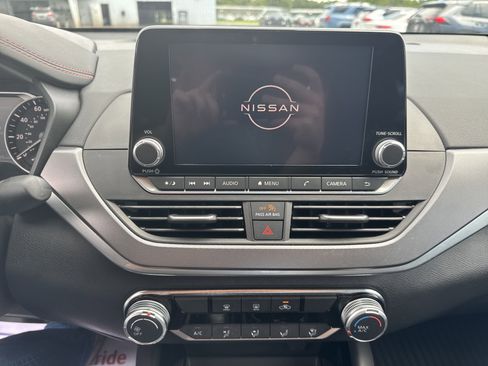 Used 2024 Nissan Altima 2.5 SR image 18