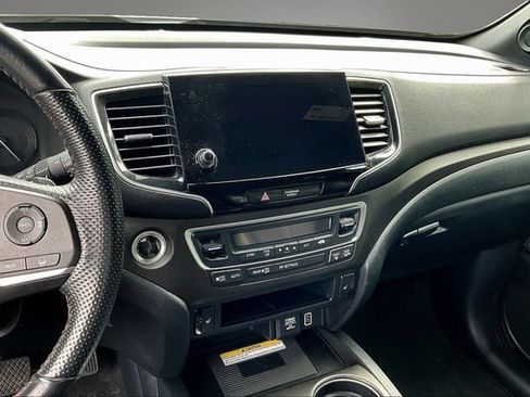 Used 2023 Honda Passport TrailSport image 9