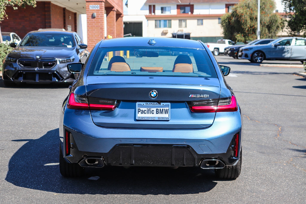 Used 2025 BMW M340i RWD image 5