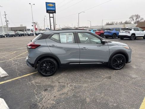 Used 2023 Nissan Kicks SR w/ SR Premium Package image 8