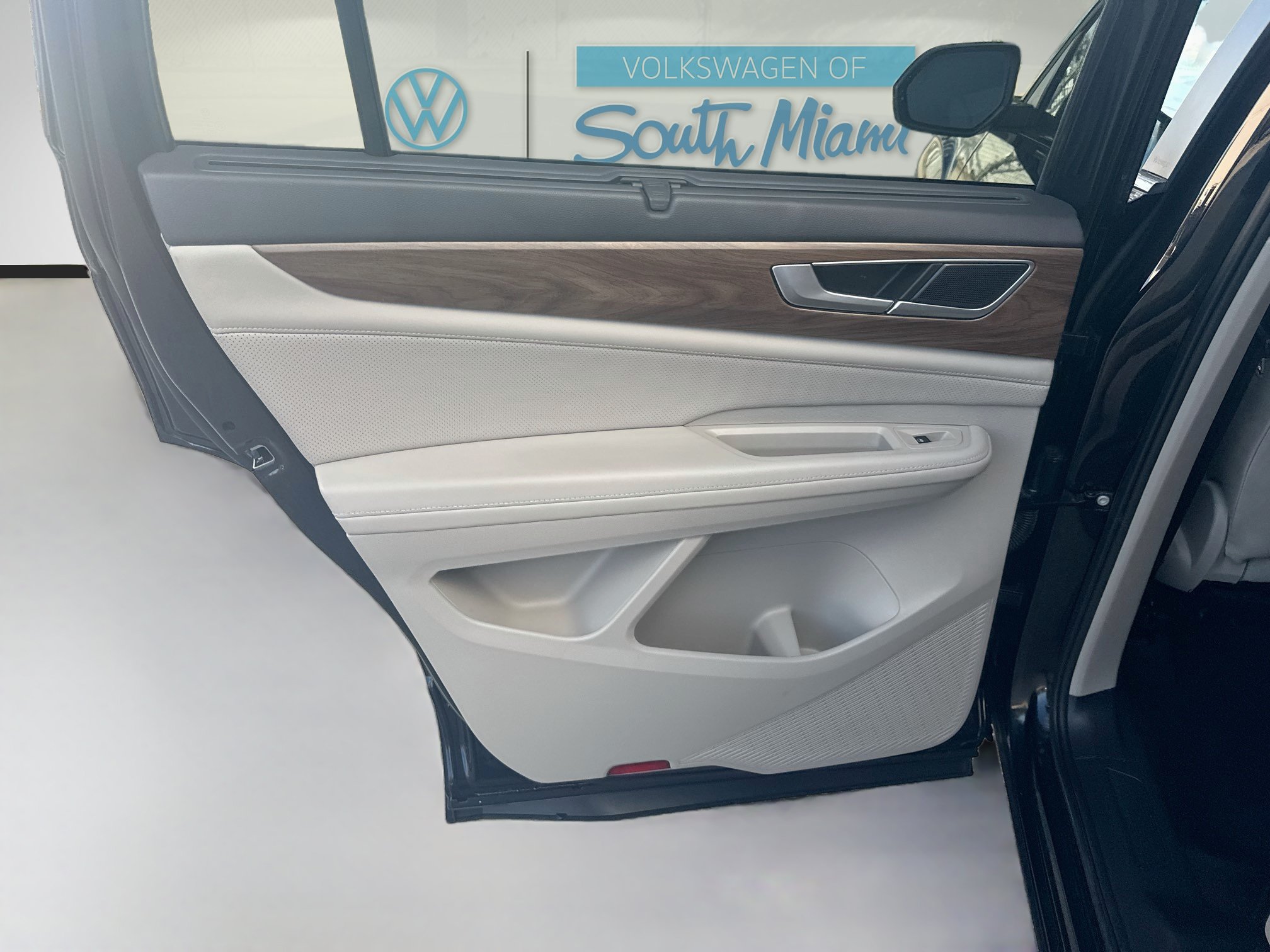 Certified 2024 Volkswagen Atlas SE FWD image 25