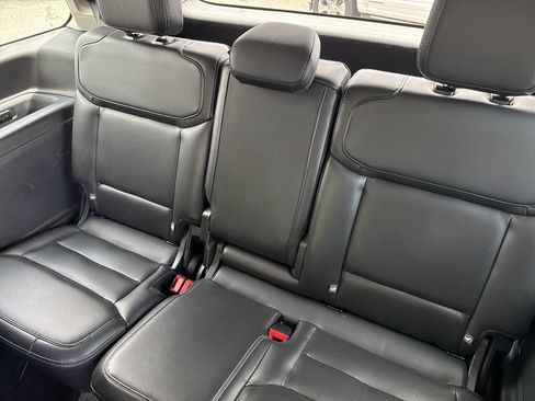 Used 2025 Ford Expedition Platinum AWD/4WD image 23