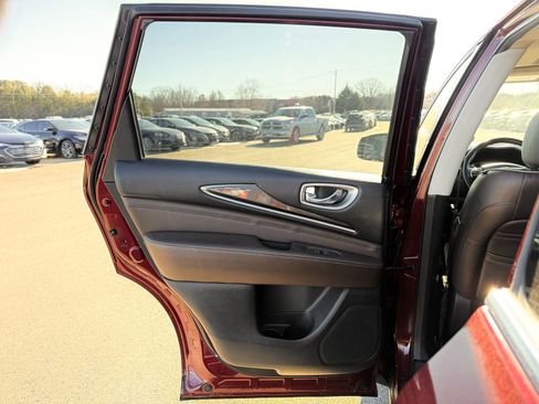 Used 2019 INFINITI QX60 Luxe w/ Essential Package image 17