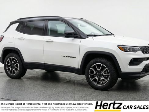 Used 2025 Jeep Compass Trailhawk AWD/4WD image 1