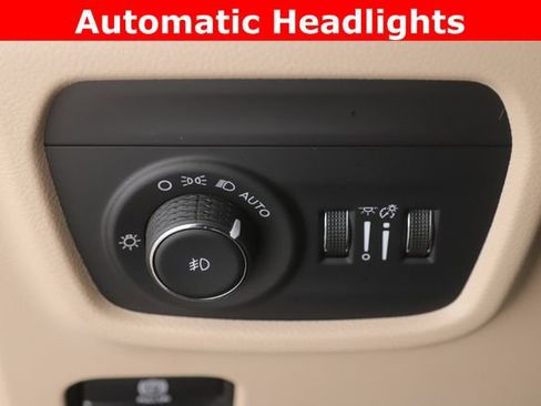 Used 2023 Jeep Grand Cherokee L Limited w/ Luxury Tech Group II image 20