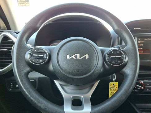 Used 2023 Kia Soul LX w/ LX Technology Package image 20