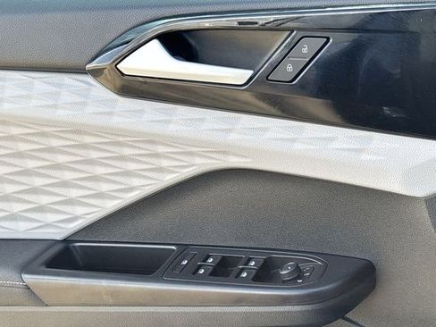 Used 2024 Volkswagen Taos S image 22