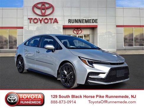 Certified 2023 Toyota Corolla SE image 1