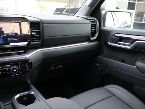 Used 2025 Chevrolet Silverado 1500 LTZ w/ LTZ Premium Package AWD/4WD image 16