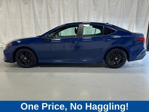 Used 2026 Toyota Camry SE FWD image 4