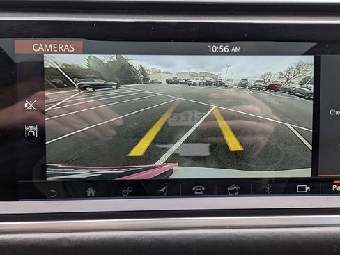 Used 2019 Land Rover Range Rover Velar R-Dynamic SE image 11