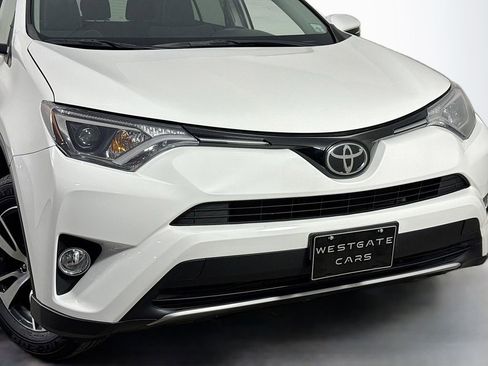 Used 2018 Toyota RAV4 XLE AWD/4WD image 43