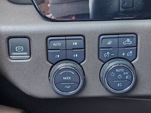 Used 2022 Chevrolet Silverado 1500 RST AWD/4WD image 18