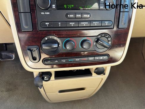 Used 2006 Ford Freestar SEL image 23