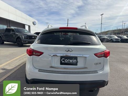 Used 2015 INFINITI QX70 AWD w/ Premium Package image 5