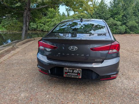 Used 2020 Hyundai Elantra Limited w/ Ultimate Package 03 FWD image 5