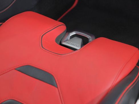 Used 2020 Lamborghini Huracan EVO image 28