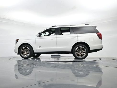 New 2025 Ford Expedition King Ranch image 35