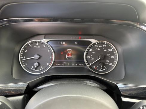 Used 2025 Nissan Pathfinder SL AWD/4WD image 9