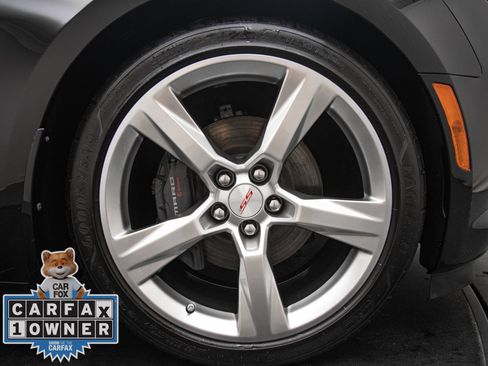 Used 2018 Chevrolet Camaro SS RWD image 27