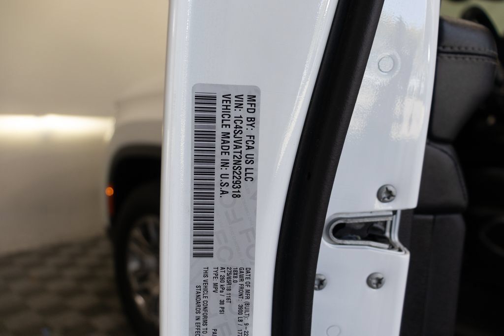 Used 2022 Jeep Wagoneer Series I AWD/4WD image 39
