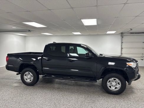 Used 2019 Toyota Tacoma SR image 8
