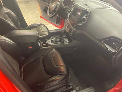 Used 2021 Jeep Cherokee Latitude Plus w/ Sun & Sound Group image 14