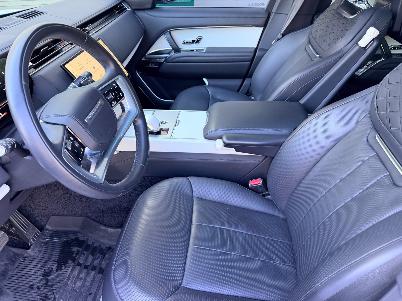 Used 2024 Land Rover Range Rover SV AWD/4WD image 19