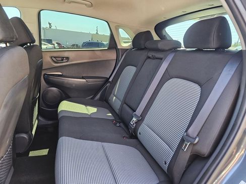Used 2018 Hyundai Kona SE AWD/4WD image 16