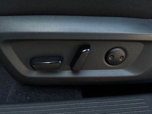 Used 2026 Nissan Rogue SV FWD image 11