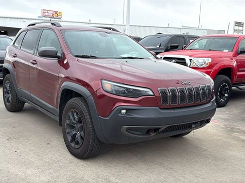 Used 2019 Jeep Cherokee Trailhawk w/ Comfort/Convenience Group image 2