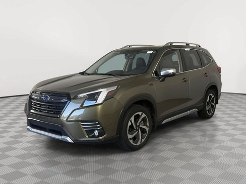 Used 2023 Subaru Forester Touring AWD/4WD image 3