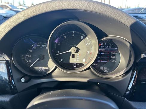 Used 2024 Porsche Macan image 23
