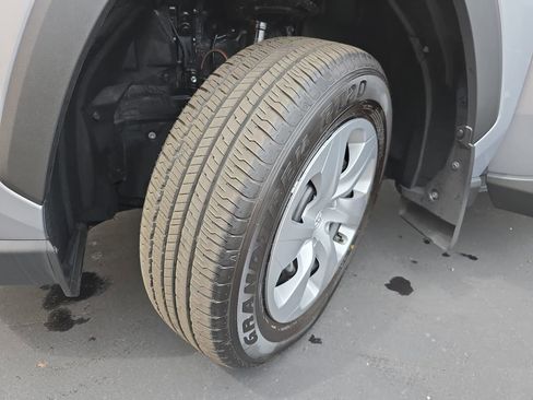 Used 2025 Toyota RAV4 LE AWD/4WD image 32