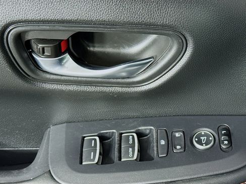 Used 2025 Honda HR-V Sport image 23