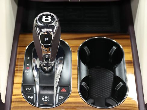 Used 2023 Bentley Bentayga Extended Wheelbase AWD/4WD image 52