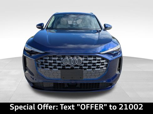 New 2025 Audi Q5 Prestige image 8