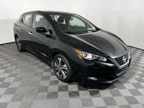 Used 2019 Nissan Leaf SV w/ SV Technology Package image 3