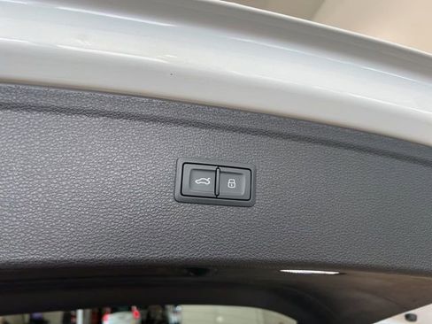 Used 2024 Audi SQ5 Premium Plus w/ Premium Plus Package AWD/4WD image 19