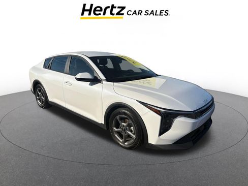 Used 2025 Kia K4 LXS image 1