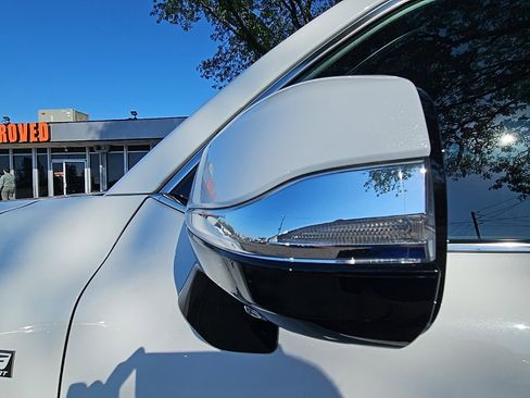 Used 2022 Lexus LX 600 F Sport image 11