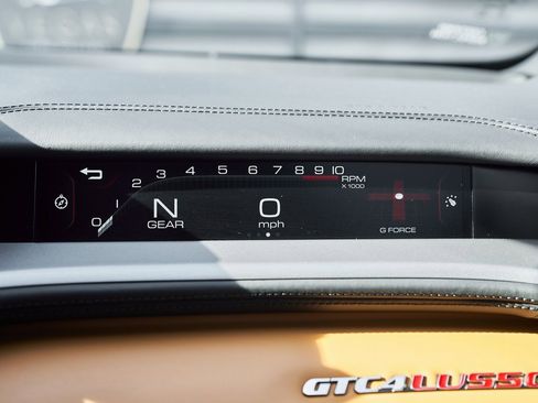 Used 2018 Ferrari GTC4Lusso image 75