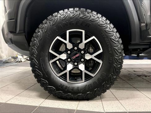 Used 2024 GMC Canyon AT4X image 7