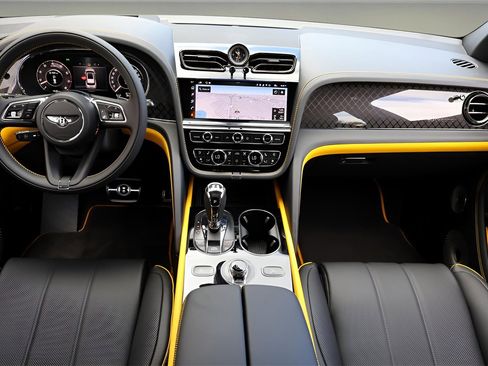 New 2025 Bentley Bentayga image 4