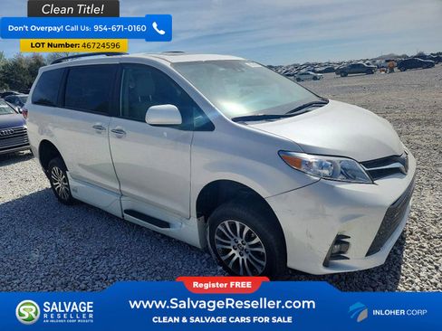 Used 2020 Toyota Sienna XLE w/ XLE Navigation Package image 5