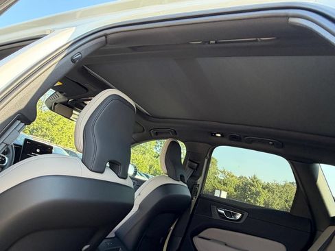 New 2027 Volvo XC60 B5 Plus AWD/4WD image 19