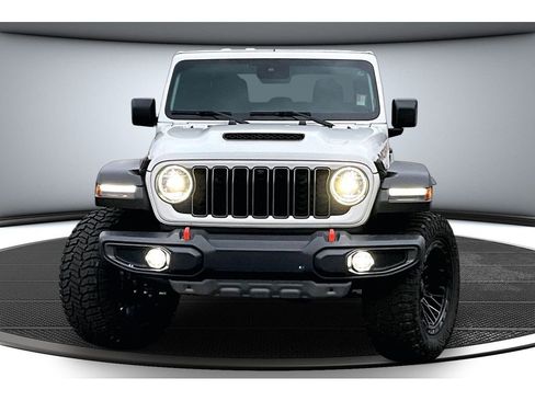 Certified 2025 Jeep Gladiator Mojave w/ Safety Group image 4