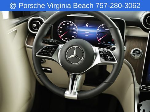 Used 2025 Mercedes-Benz GLC 300 4MATIC image 33